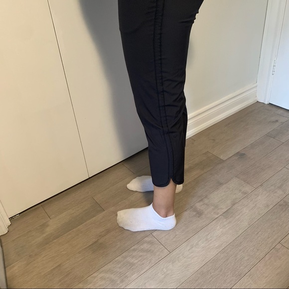 RARE* Lululemon Super Cropped Trousers - Picture 6 of 6